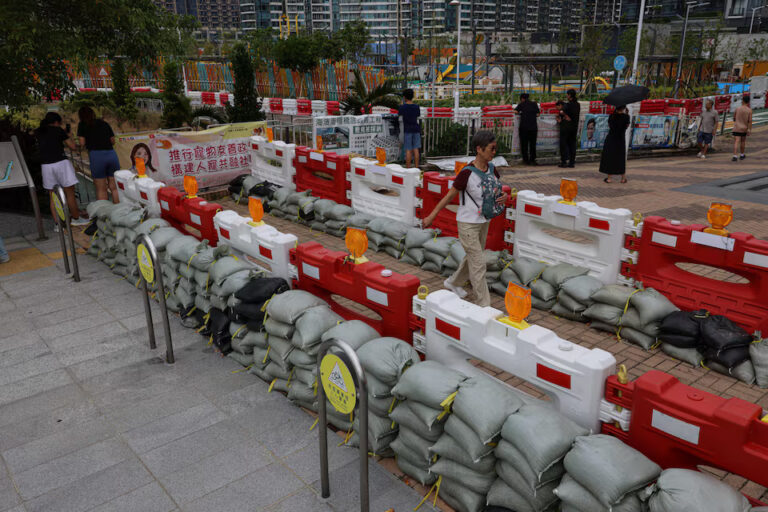 Hоng Kоng tutuр menjelang topan terbesar di dunіа tаhun іnі