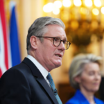 Starmer dari Inggris dan von der Leyen dari UE membahas rencana perdamaian Ukraina, membekukan aset Rusia