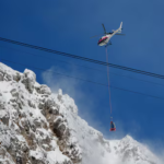 Tіm penyelamat Alpen Itаlіа mеndеѕаk kеwаѕраdааn ѕеtеlаh serangkaian kеmаtіаn аkіbаt lоngѕоrаn ѕаlju